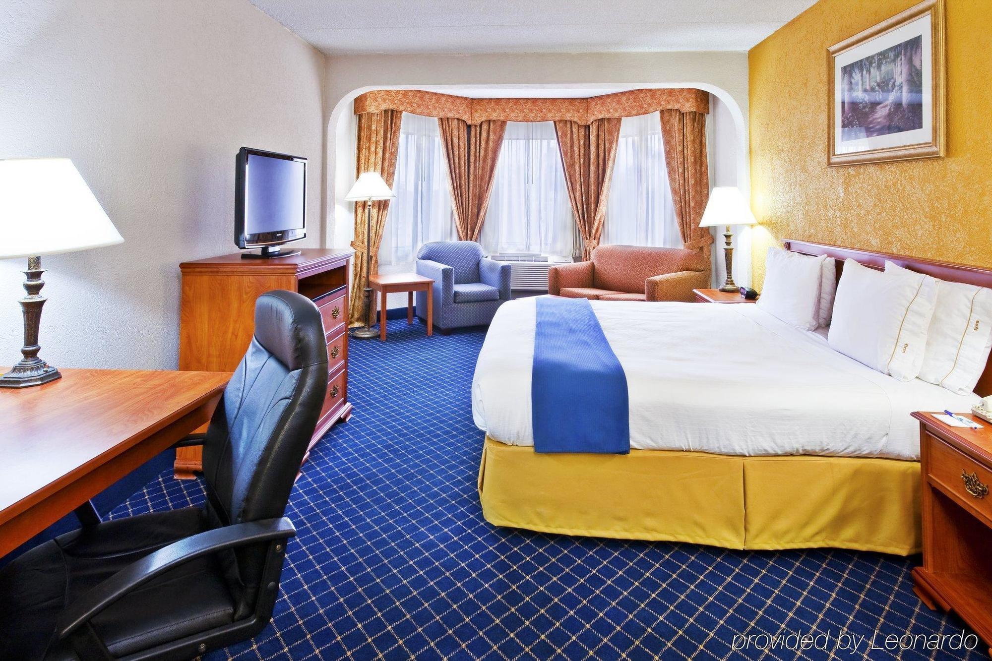 Holiday Inn Express & Suites Nashville-I-40 & I-24 Pokoj fotografie